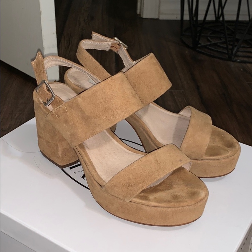 Steve Madden Suede Block Heels size 6 Sandals